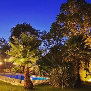 Logis La Bastide Des Golfs Hotel